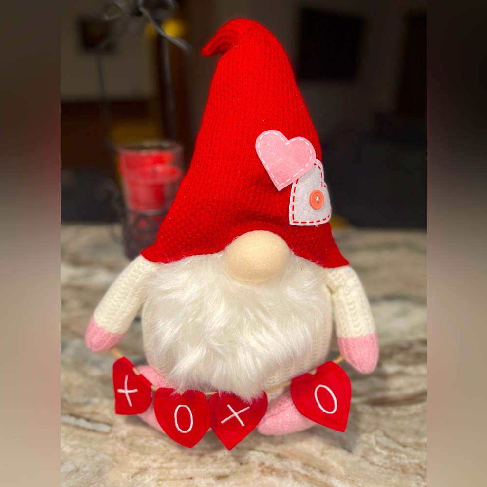 2 Valentine Gnomes